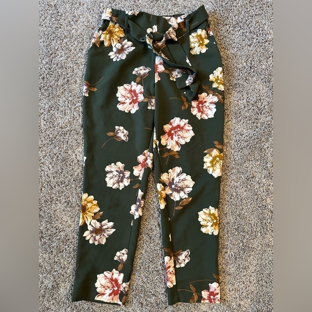 One brand Green Floral Blousin Pants- women’s small